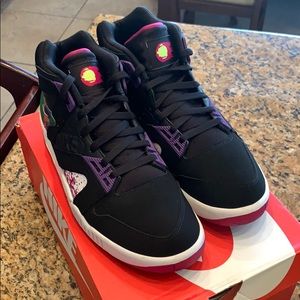 Nike Air Tech Challenge Hybrid QS
